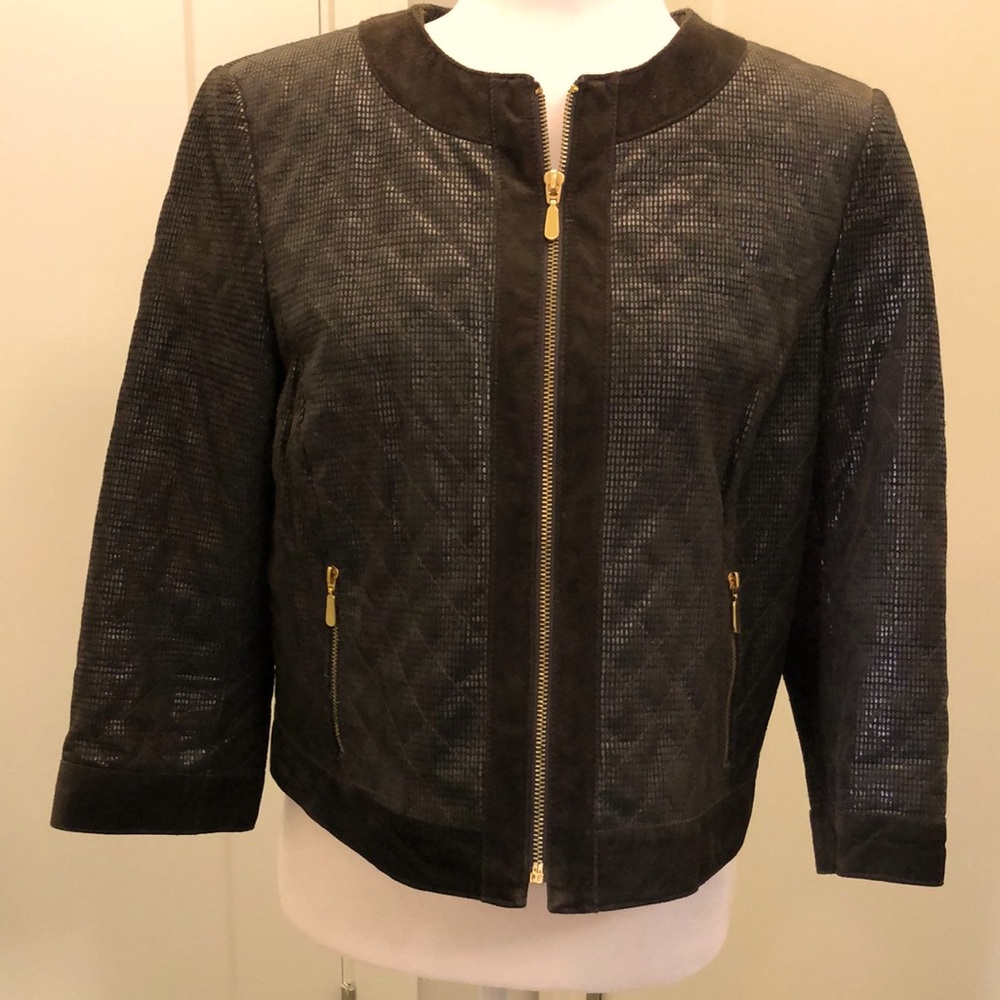 Cropped brown leather/suede jacket by Worth. Size M